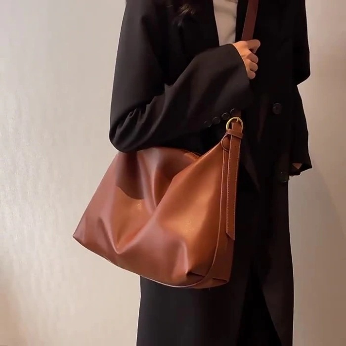 【20点セット】ショルダーバッグ レディース 大きめ 大容量 A4 お洒落 横型 無地 フェイクレザー メッセンジャーバッグ 肩掛け 斜め掛け ショルダー 上品 鞄 カバン かばん バッグ シンプル