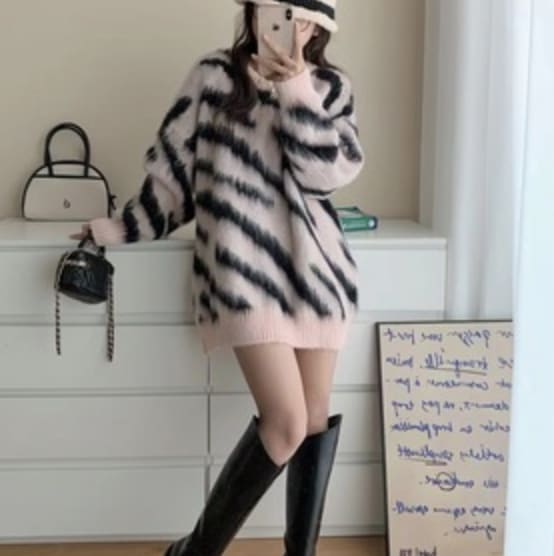 トップス デート カットソー ニットソー セーター 袖あり 長袖 春 秋 10代 20代 30代 個性的 ピンク グリーン グレー S M L XL こなれ感 ゼブラ柄 クール エレガント