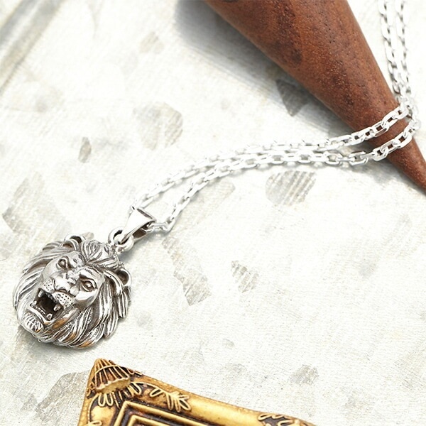 リアルなライオンモチーフメンズシルバーネックレスペンダント シルバー925製 ライオンヘッド 獅子
