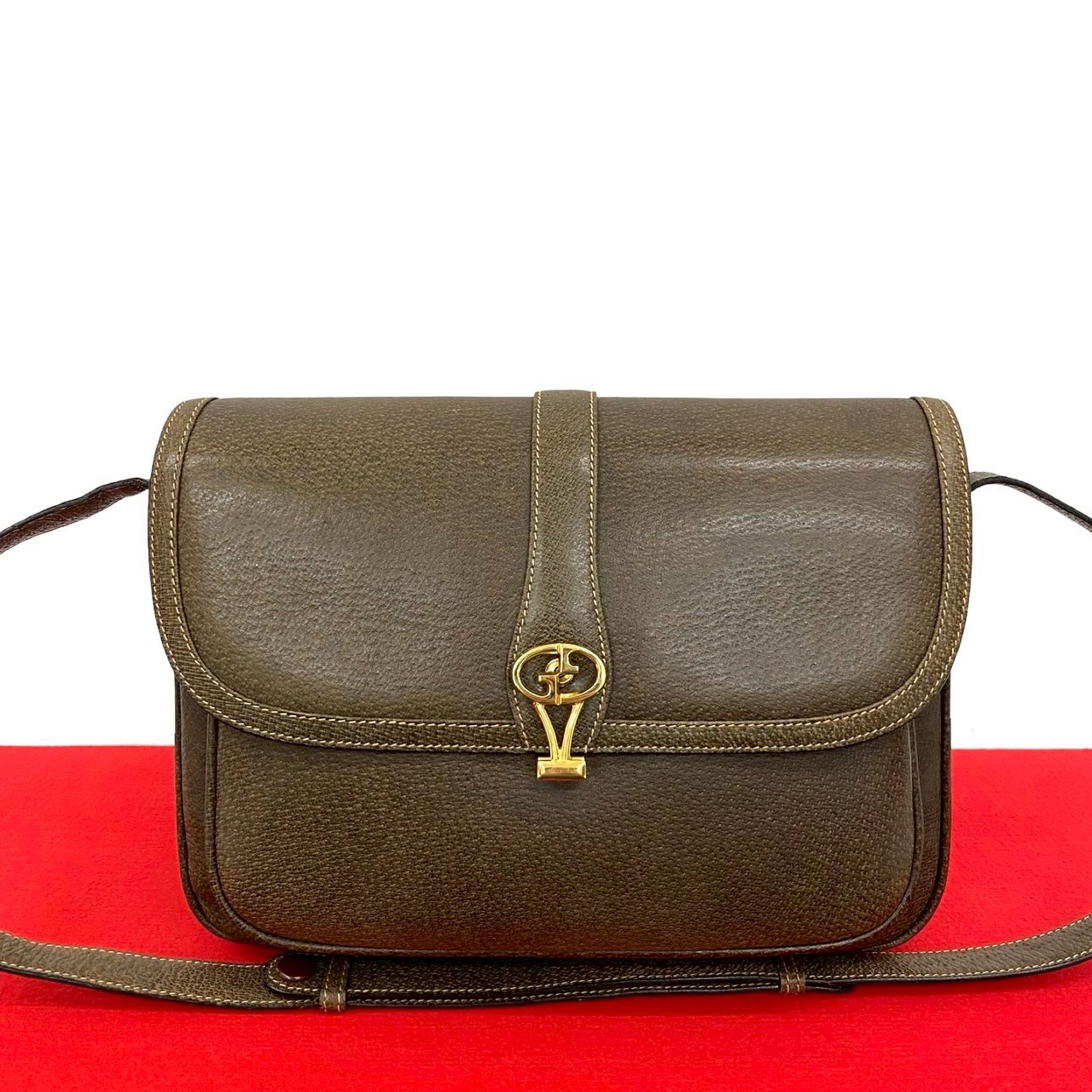 ヴィンテージ GG ロゴ 金具ショルダーバッグ レザー ブラウン 845-3