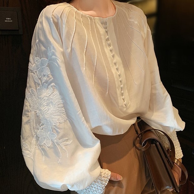 ブラウス 刺繍 シャツ ランタンスリーブ レディース フラワーモチーフ 袖刺繍 バルーンスリーブ