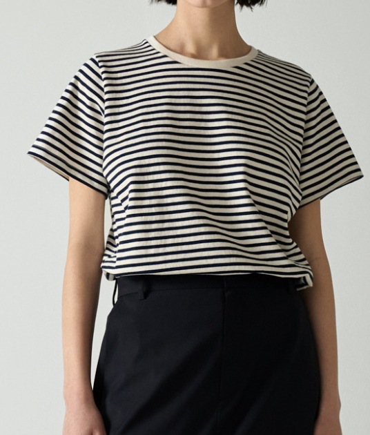 ファサードパターンCotton Pin Stripe T-Shirt Cream Navy