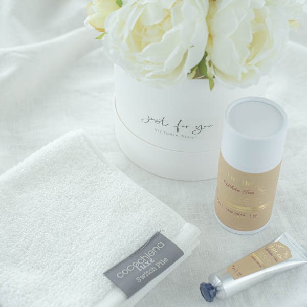 ブーケ＆ハンドクリーム＆ハンドタオルギフトセット/プレゼント 誕生日 BD 女性 敬老の日 母の日