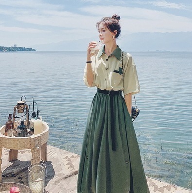 レトロ風 ワンピース ロング丈 袖あり 半袖 襟付き シャツカラー フレア デザイン ボタン 美ライン ニュアンス ベルト レイヤード バイカラー かわいい 大人可愛い きれいめ シンプル カジュアル