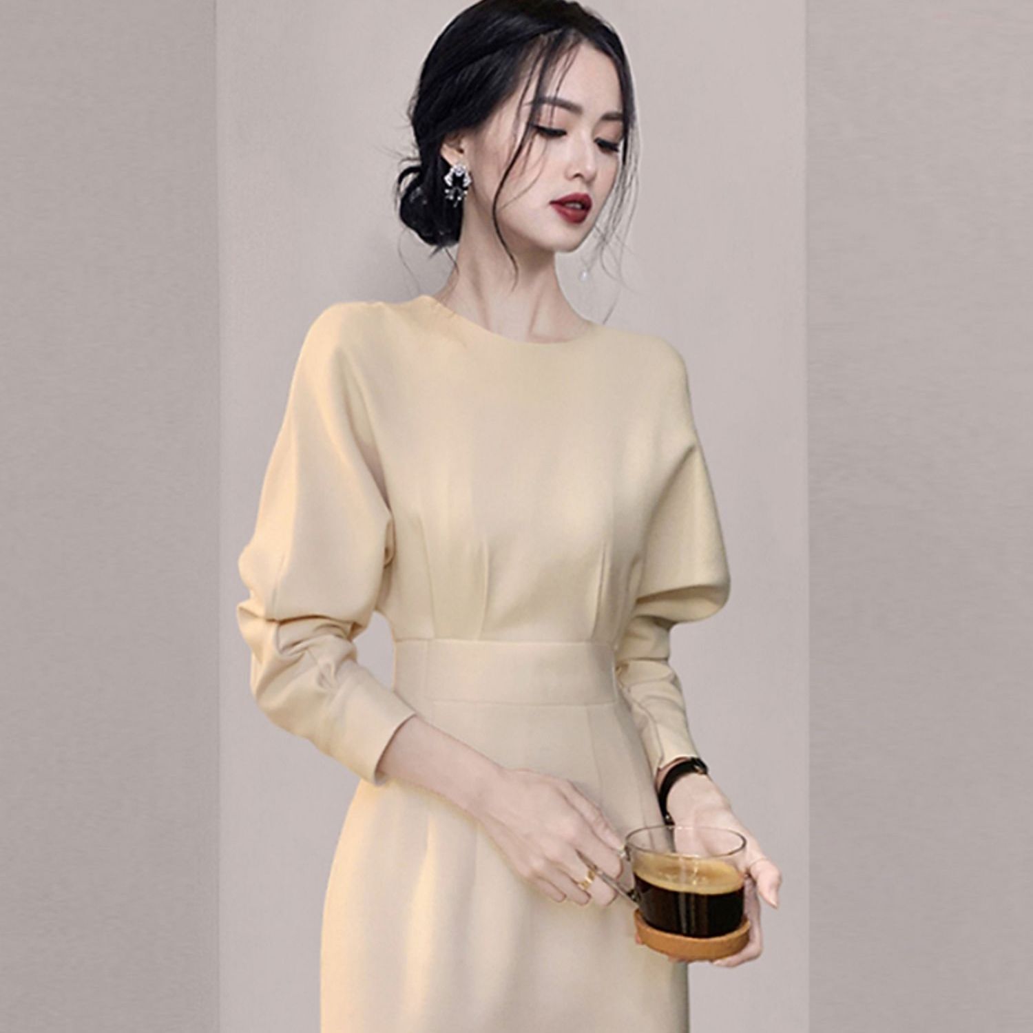 ワンピース ドレス フレアワンピース ワンピドレス 膝下 ミモレ ミモレ丈 袖あり 長袖 Uネック ラウンドネック スリム 細身 ウエストリボン 大人可愛い きれいめ シンプル カジュアル 大人