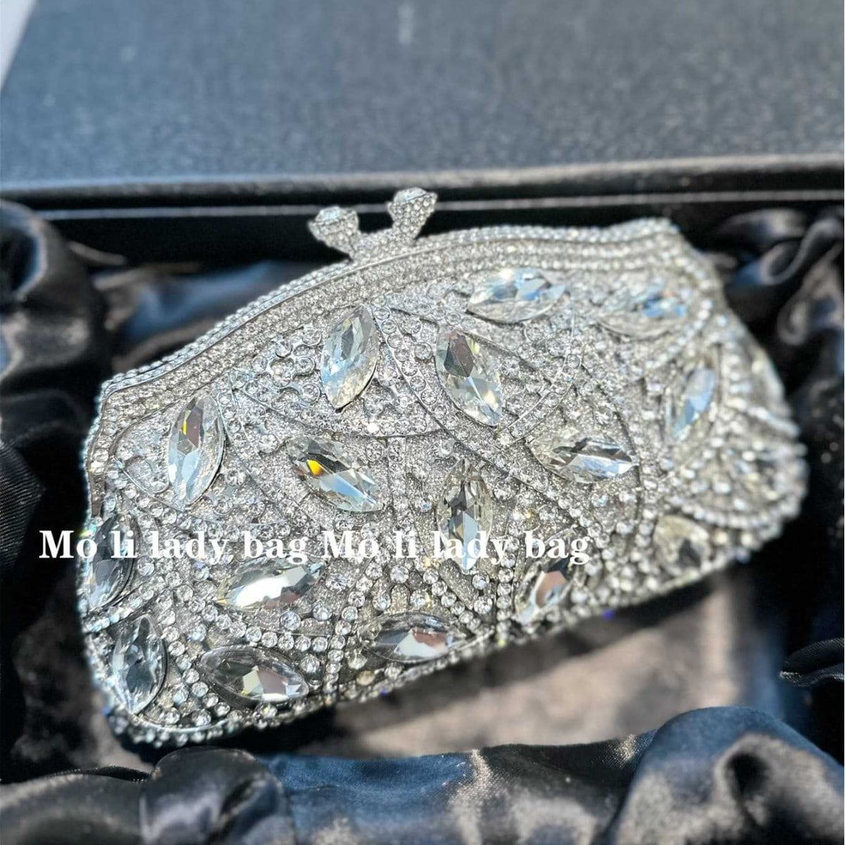ハンドクラッチディナーバッグ ダイヤモンド込みフォーマルウェアダイヤモンドパーティークラッチ 名媛パーティー合金クリスタルレディースバッグ