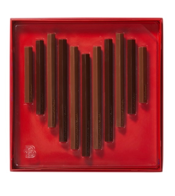 ラブウェーブチョコレート 高級感あふれるティーンケースに入ったスティックハートチョコレート x 2箱