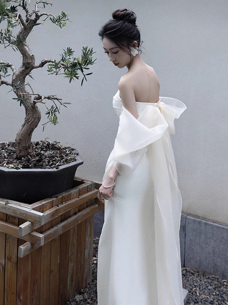 感漂う軽やかなウェディングドレス 2025年ブライダル ウエディングベール シンプル ブ イブニングドレス スカート