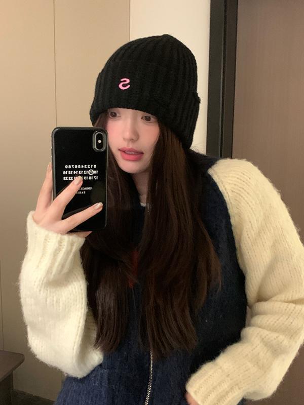 ニット帽 レディース 秋冬 折り返し 英字 刺繡 ワンポイント シンプル カジュアル 防寒 厚手 暖かい ウール 普段使い レジャー 耳 カバー 小顔効果 メンズ 黒 ピンク グレー