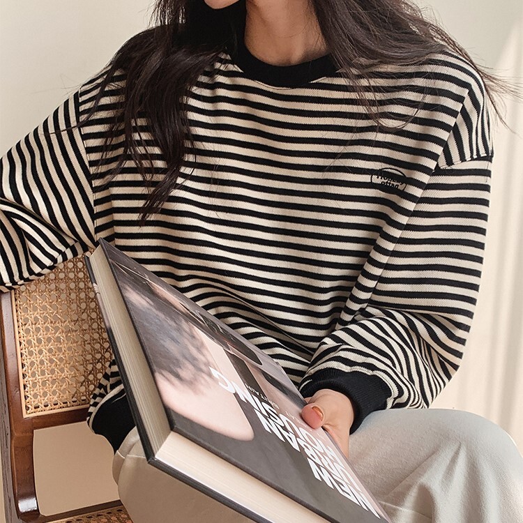 トップス Tシャツ ミディアム丈 袖あり 長袖 ラウンドネック ストレート かわいい 大人可愛い カジュアル おしゃれ こなれ感 ラフ ボーイッシュ ガーリー ルーズ クール 抜け感 柄 ストライプ