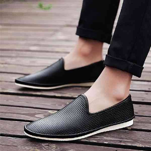 スリッポン スニーカー 秋 幅広 結ばない ブーツ レザー 赤 冬 4E ホワイト 厚底 ブラック 靴 疲れない 靴紐 メンズ ランニング ローファー 革 シークレットシューズ 黒 おしゃれ ハイカッ 5,700円