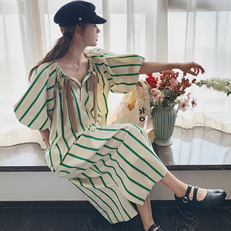リアルグリーンフレンチストライプバブルスリーブドレスレディースサマードローストリングタイVネックスリムカジュアルロングドレス