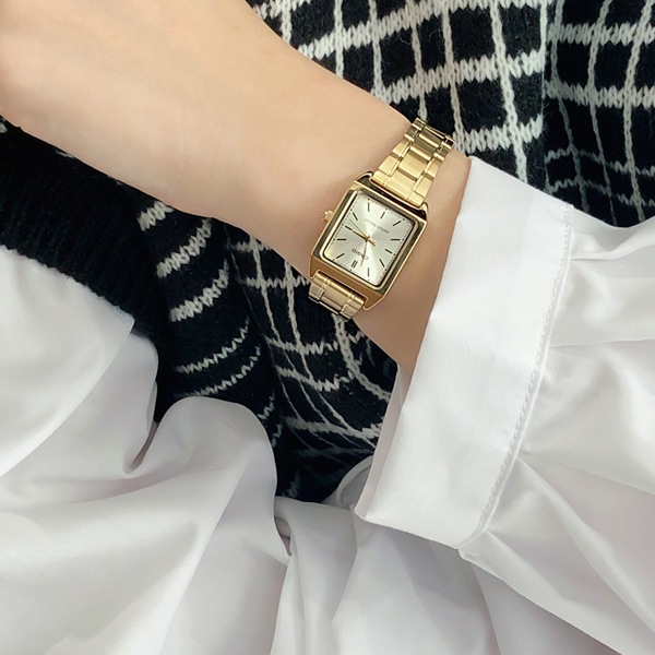[SuSu] Golden Metal Casio Watch (18WLTPV007)