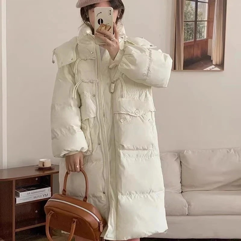 母の日2025新型ダウンジャケットの女性長型は膝を越えて帽子をかぶって腰を厚くして白いアヒルのベルベットの保温牛角ボタンコートを厚くした