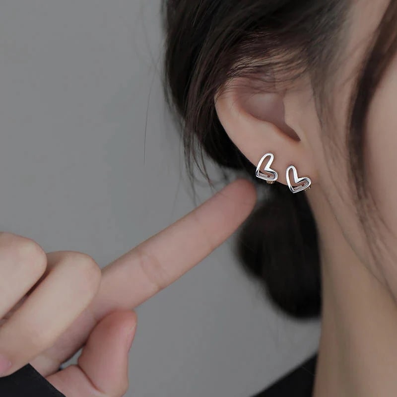 100c1441人好評純銀愛耳輪ピアス女性新耳ボタン大衆デザイン感耳飾り透かし彫り形