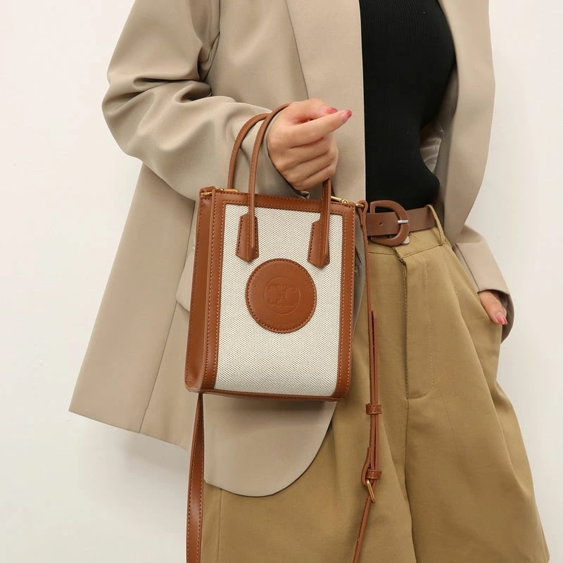 軽量/縦型/ななめ掛けレディース スマホポシェット おしゃれ お財布ポケット付き ギフト対応 5,535円