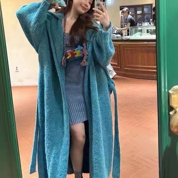 女性のための怠惰なスタイルの長い気質ニットカーディガン柔らかくてワックスのような高級セータージャケット