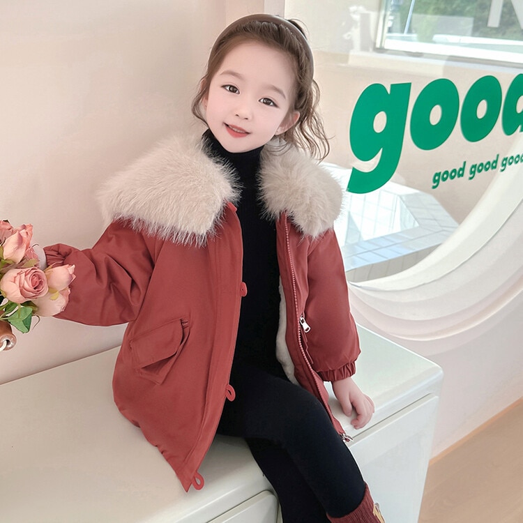 ガールズパイジャケット 2024 新しいスタイルの洋風の綿の服とベルベットのジャケット冬肥厚子供綿の服大きな毛皮の襟の綿のジャケット 5,114円
