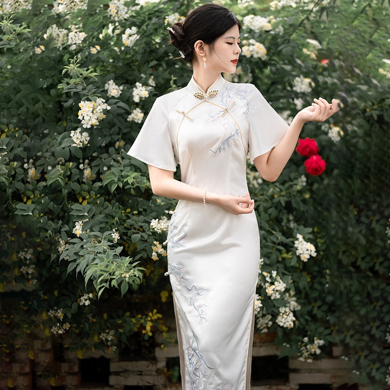 【酔清風.上品】 チャイナドレス 刺繍 中華風 チャイナワンピース スリット レトロドレス パーティー フォーマル 演奏会 成人式 新中式 5,311円