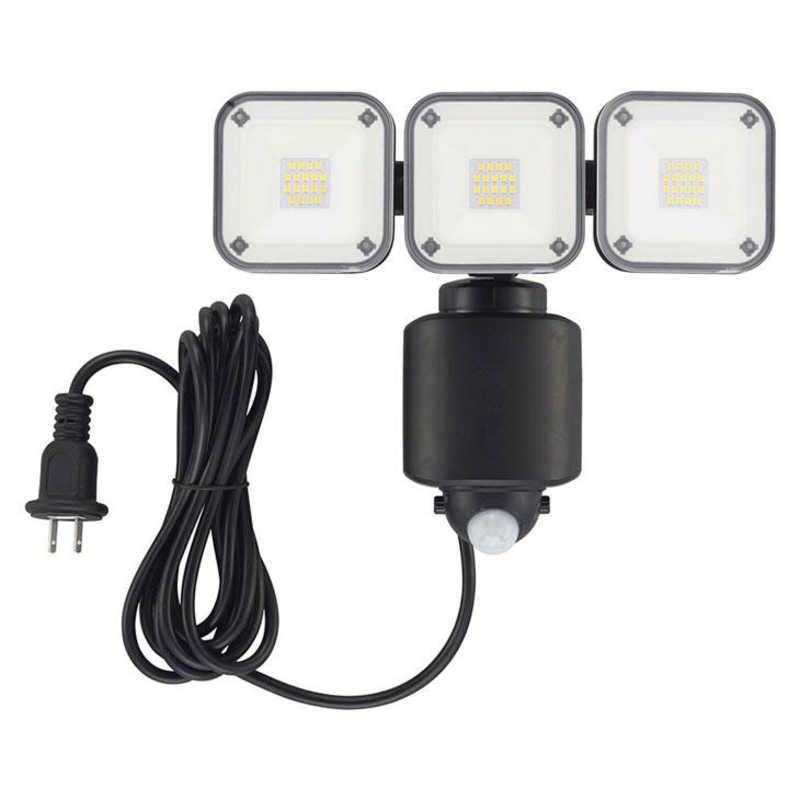 オーム電機　防犯センサーライト3灯コンセント式4500ルーメン　LS-A450W3