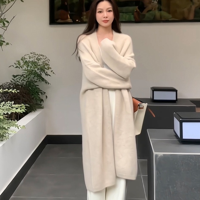 トップス カーディガン 長袖 Vネック 前開き ミディアム丈 かわいい 大人可愛い きれいめ シンプル 上品 おしゃれ かっこいい カジュアル レトロ ラフ ルーズ こなれ感 個性的 主役級 存在感