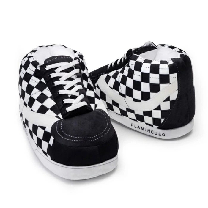 ジャイアントホームシューズ キッズ ルームシューズ スニーカー ビッグデザイン スリッパ フリーサイズ 子供用 室内履き 冬用 防寒 あったか 滑り止め 生活用品 ウルトラソフトフリース 映える