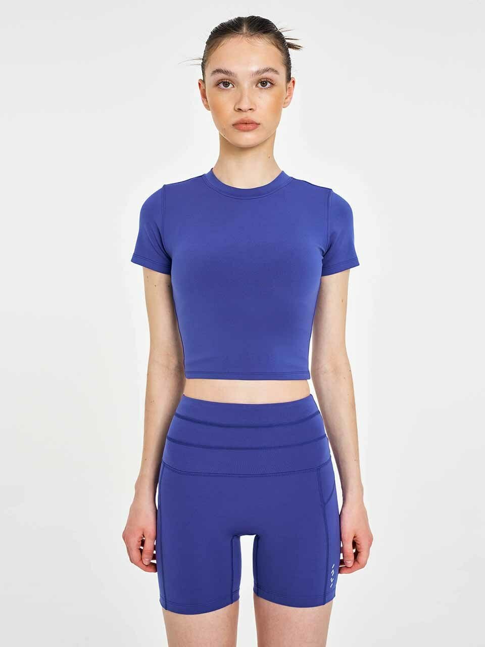 INJIACTIVE クラシッククルーネッククロップドロイヤルブルー