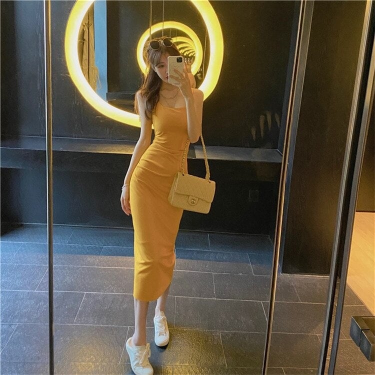 オシャレ度UP 早い者勝ち 韩版 新品 スクエアネック セクシー 細身 袖なし スリム バッグヒップ ベスト sweet系 気質 百掛け ファッション 大人気