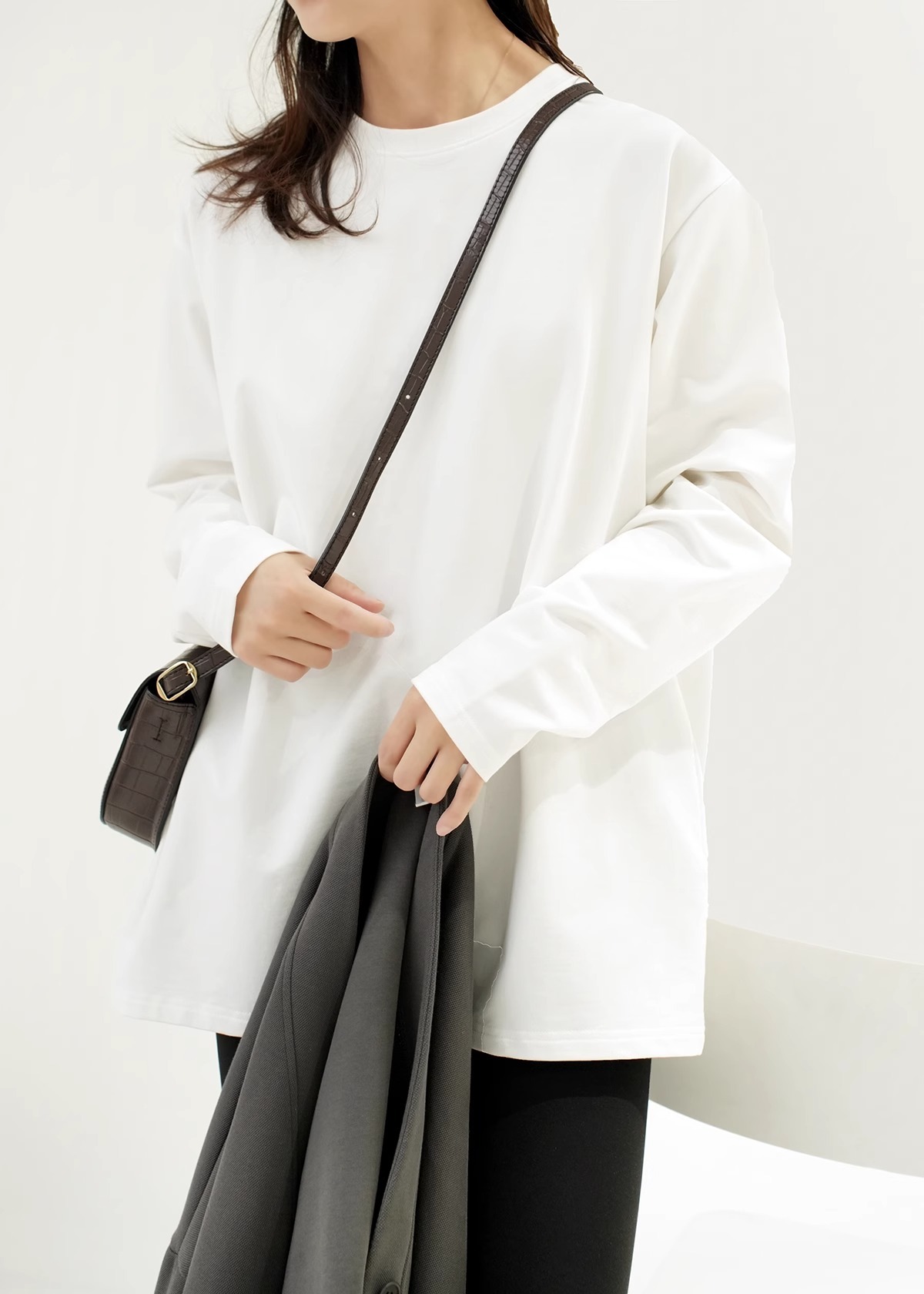 レディース トップス ロンT カットソー 長袖 Uネック 襟なし ストレート 中厚手 コットン 大人可愛い きれいめ シンプル カジュアル こなれ感 ラフ ボーイッシュ スポーティー クール 抜け感