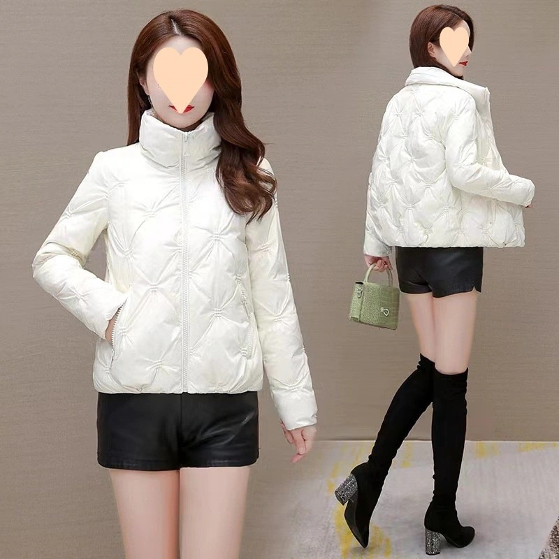 2025 光沢のあるダウンジャケットレディースショート軽量小型ホワイトダックダウン韓国風ジャケットスリムでトレンディ