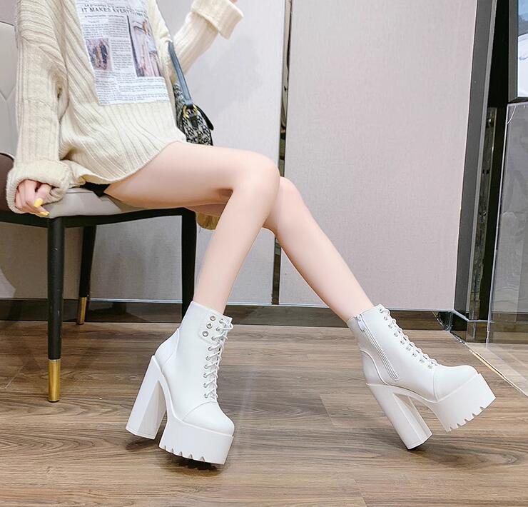 ショートブーツ レディース レースアップショートブーツ 厚底 ショートブーツ シンプル レースアップブーツ 靴 美脚 ブーティ 太ヒール 疲れにくい レディースブーツ 大きいサイズ ハイヒール スエー 5,427円