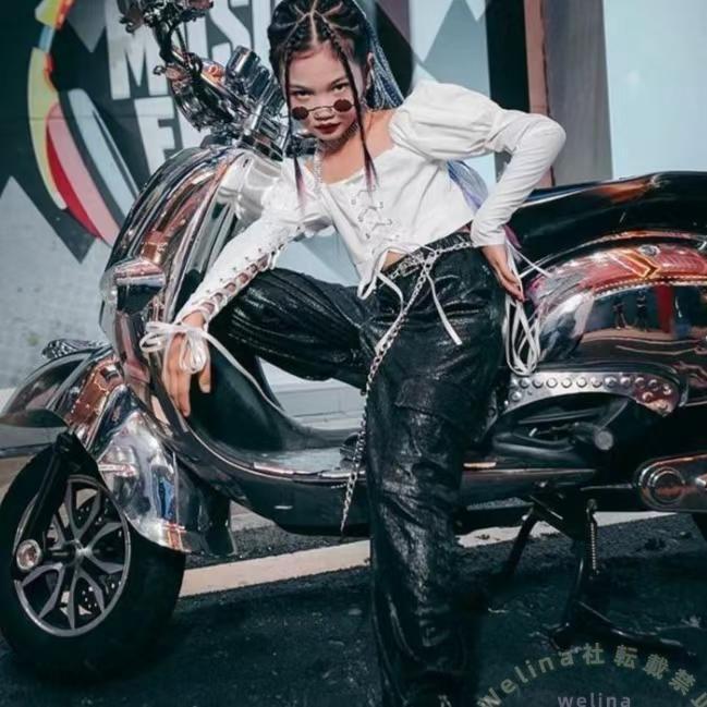 キッズダンスセットアップ 黒白へそ出し長袖長ズボン Welina（株） ヒップホップジャズチアガール 風ガールズ ステージおしゃれ上下セット