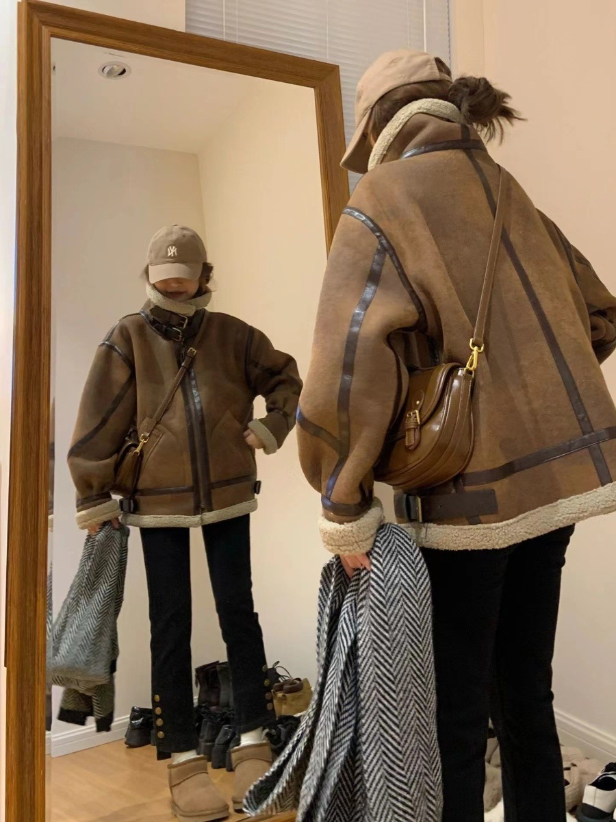 秋冬防寒 あったかアウター 韓国風コートスタイルアップ かわいい ブルゾンファー付きファッション系裹起毛大人ゆったりカジュアルストリートサイズレディースムートン襟エコゆるダボ シルエット学生通学丈