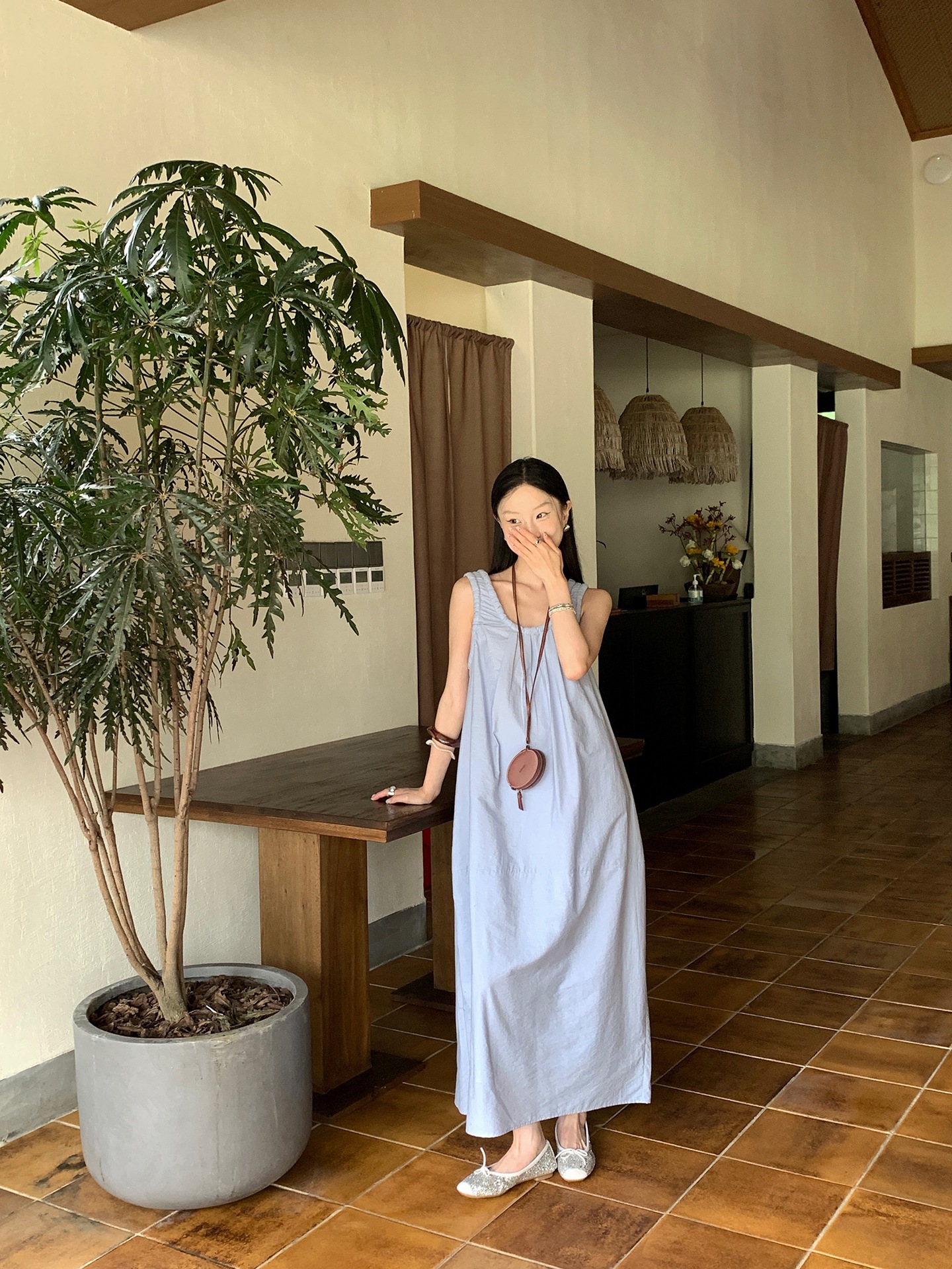 シンプルUネックノースリーブワンピース夏のタンクトップスカートギャザーベルト気質ウエストロングスカート