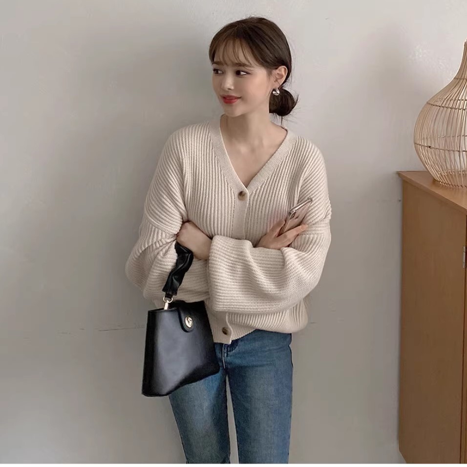 トップス カーディガン 袖あり ボリューム袖 萌袖 Vネック 襟付き ケーブル編み アクリル かわいい 大人可愛い きれいめ シンプル カジュアル 大人 上品 トップス カーディガン 袖あり ボリューム袖 萌袖 Vネック 襟