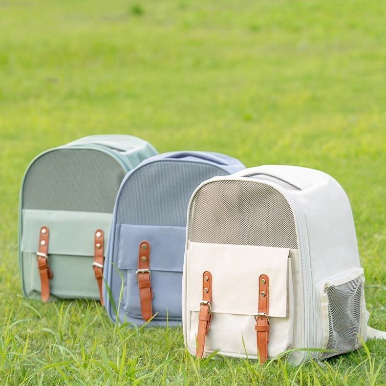 ペットリュックサックは様々な色が選択でき通気性のあるデザインで16斤内の猫と犬が共通しているのでお勧めです