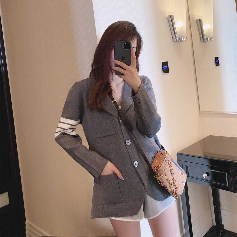 アウター ジャケット 袖あり 長袖 Vネック タイト かわいい 大人可愛い シンプル カジュアル おしゃれ かっこいい マニッシュ 無地 春 秋 10代 20代 30代 40代 レディース オフィス