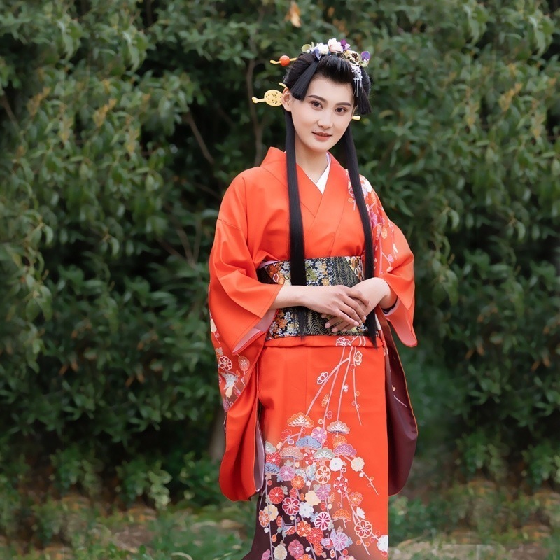 女性用のの着物フォーマルウェア伝統的な振袖着物位置決めプリントしわになりにくい生地着用するには折りたたむ必要があります