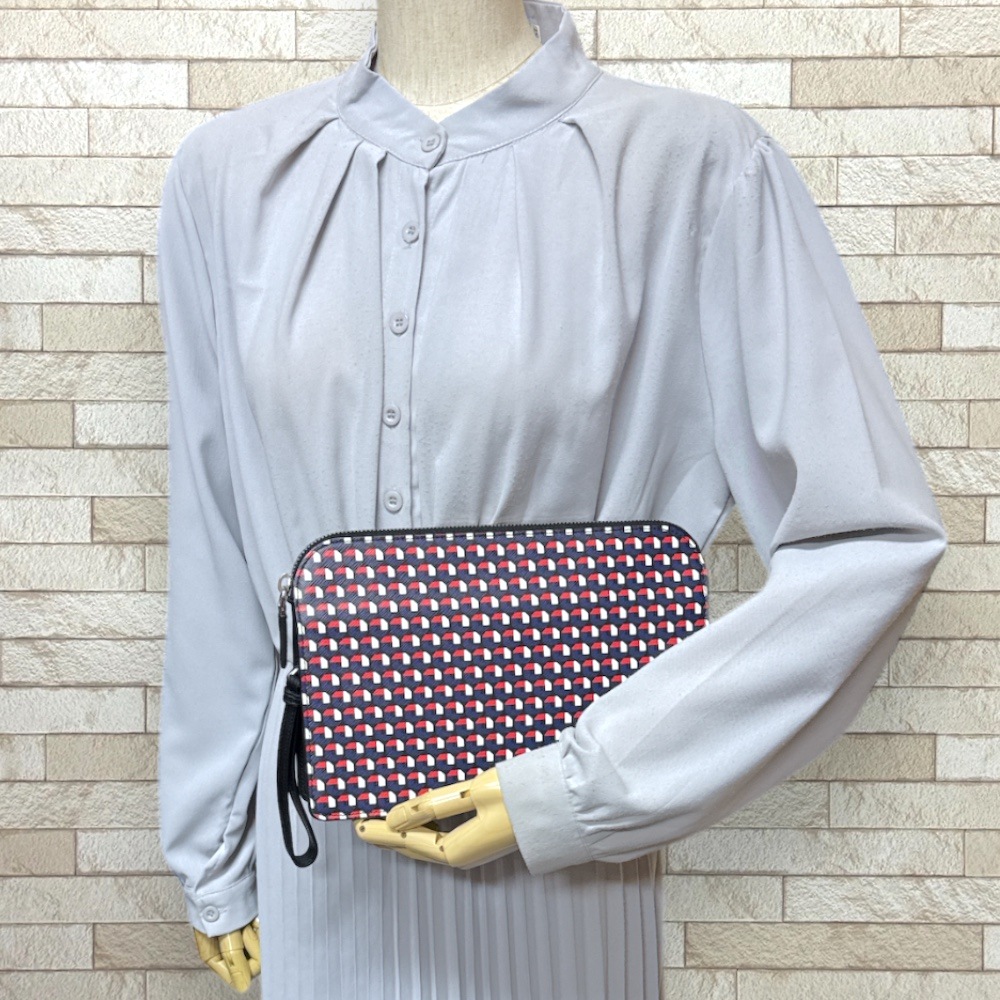 プラダ ジオメトリック柄 サフィアーノ クラッチバッグ レザー VR056P ブラック PRADA 中古 美品