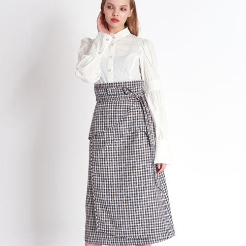 Modern Cutting Edge Seasonless Blouse with Leg of Mutton Puff Sleeve_IVORY