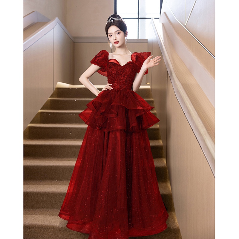 トースティングドレス花嫁のための豪華でユニークな赤いイブニングドレス結婚式婚約宴会にで洗練された雰囲気を醸し出します