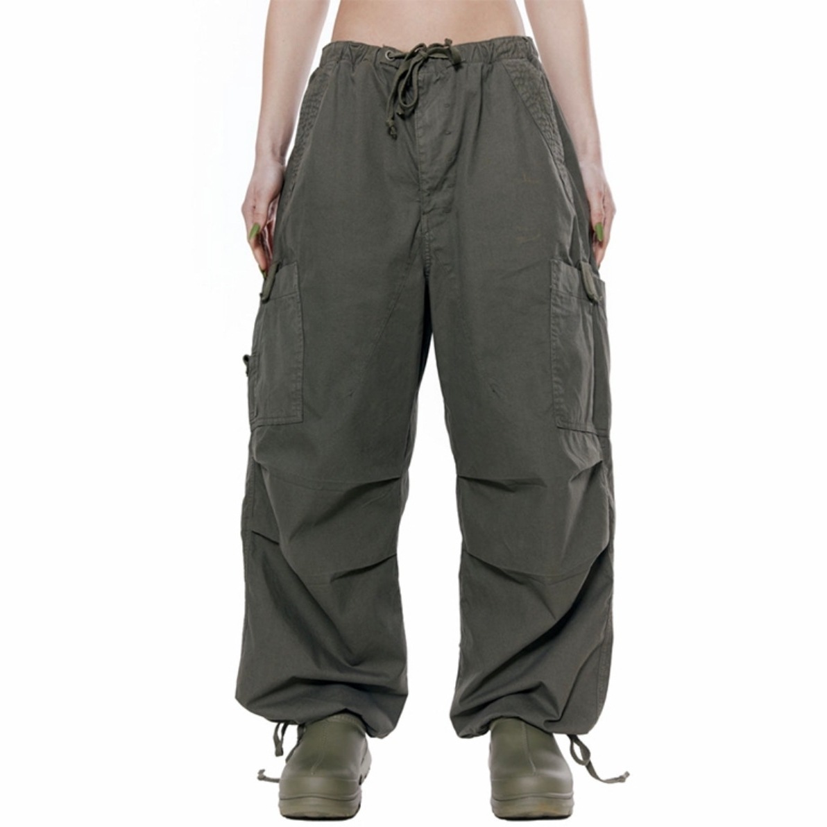 ボトムス パンツ ロングパンツ カーゴパンツ ローライズ ポケット ダボっと かわいい 大人可愛い きれいめ シンプル 上品 おしゃれ かっこいい カジュアル レトロ こなれ感 個性的 主役級 ラフ