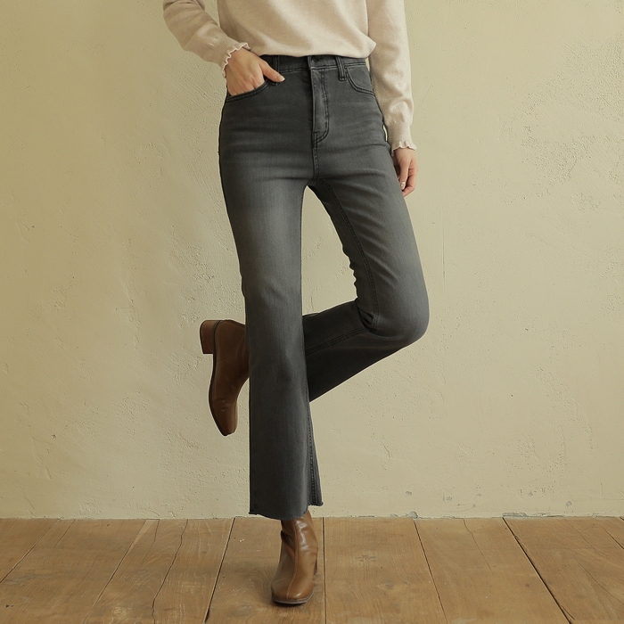 [韓国ファッション] 裏起毛 隠しウエストゴム ブーツカットストレッチデニムパンツ