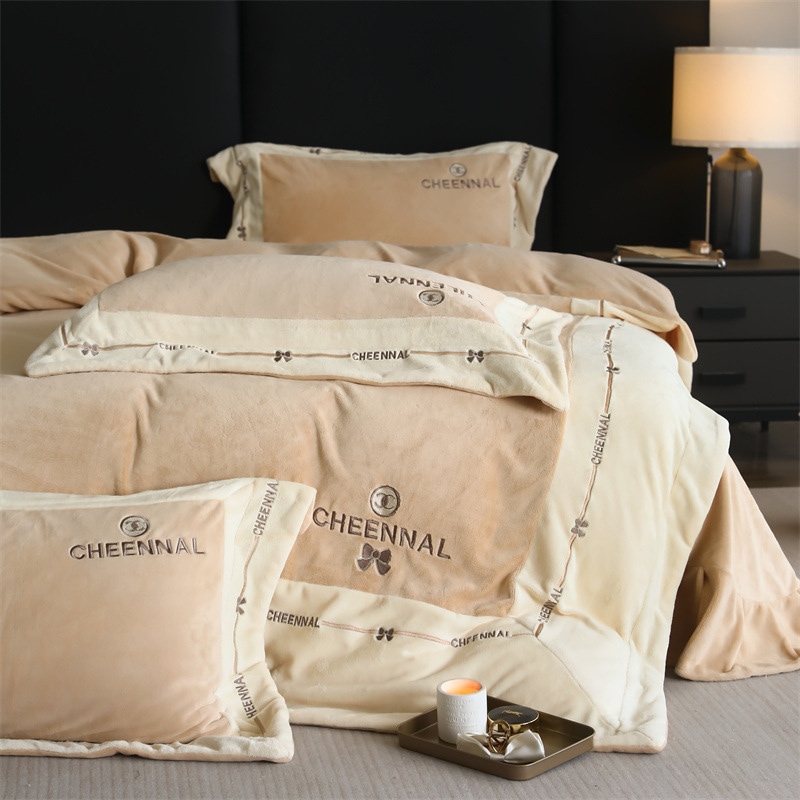 A類秋冬厚手保温240グラムカイコシルク刺繍ミンク毛4点セット肌に優しいコットンウールキット