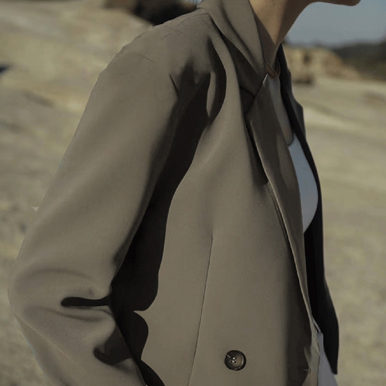 新作 春 秋 レディースアウター 薄手 スーツトップ ショート丈 ジャケット シック メンズライク 5,442円