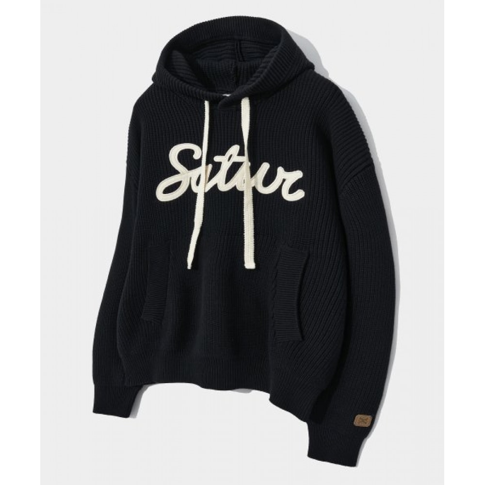 SATUR アップリケロゴカシミアブレンドフード付きニットクラシックブラック