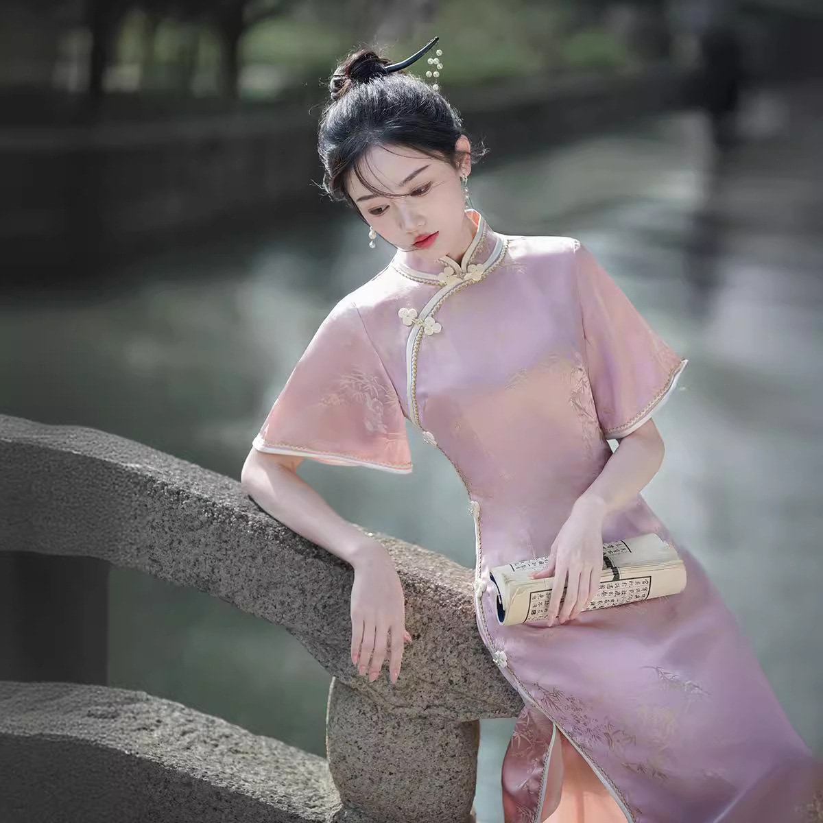 2024春夏改良チャイナドレスピンクビッグスリーブロングガールズスタイルデイリーパンダ新風レディース