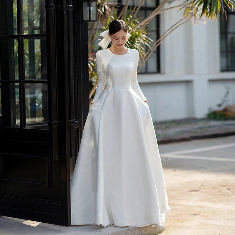 韓国ファッションホワイト 花嫁 ウエディングドレス 韓国風 ロングドレス 二次会 ブライダル シンプル サテン 長袖 結婚式 ラウンドネック ウェディングドレス 海外挙式 前撮り