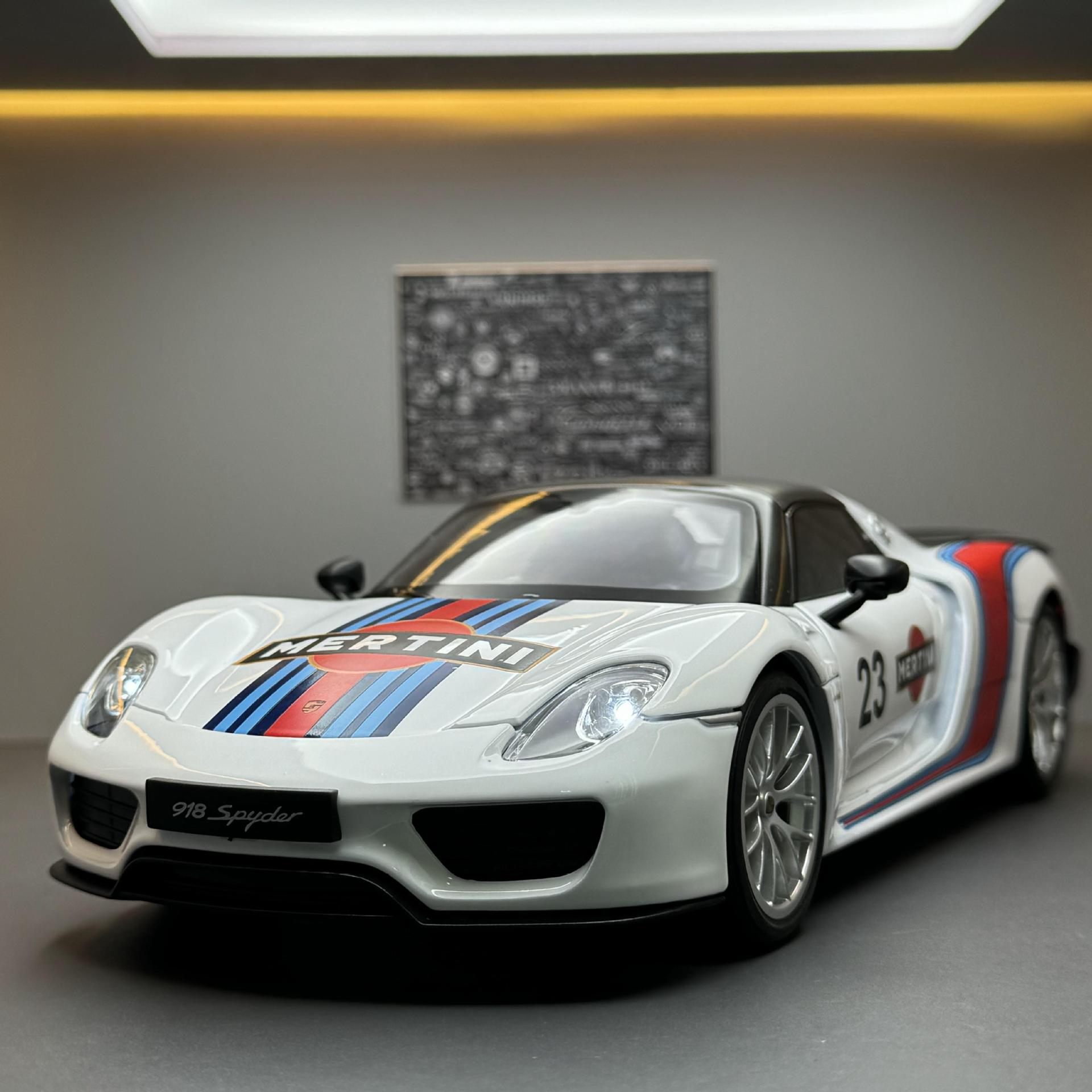 OK 合金車模型 1:18 ポルシェ 918 オープントップマルティニバージョンスポーツカー 音響付き LED ライトおもちゃ車 サウンド模型置物