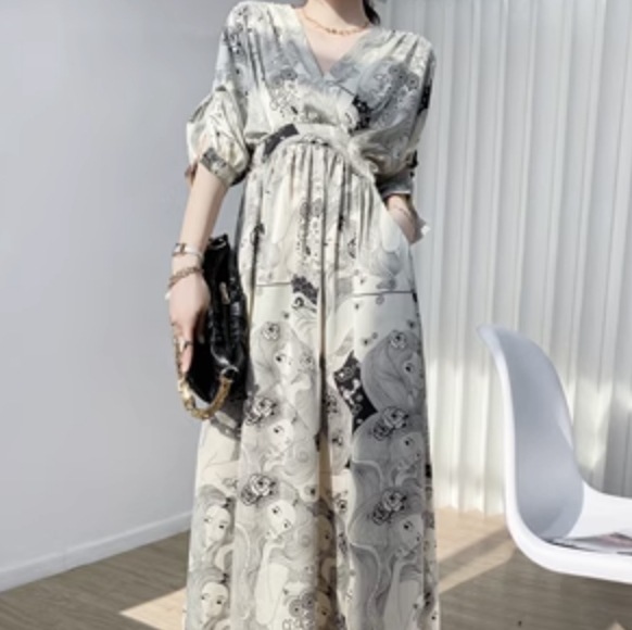 ワンピース フレアワンピース ロング丈 半袖 Vネック かわいい 大人可愛い きれいめ シンプル カジュアル 大人 上品 おしゃれ お洒落 大人女子 こなれ感 個性的 主役級 存在感 美容師